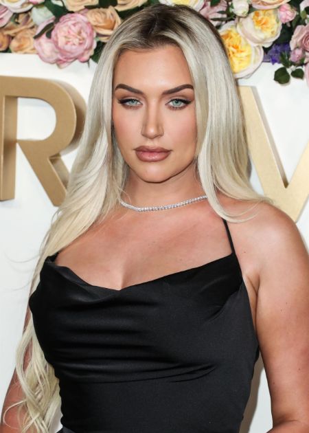 24-year-old American Personality Anastasia  "Stassie" Karanikolaou is a very prominent part of the Kardashian clan.